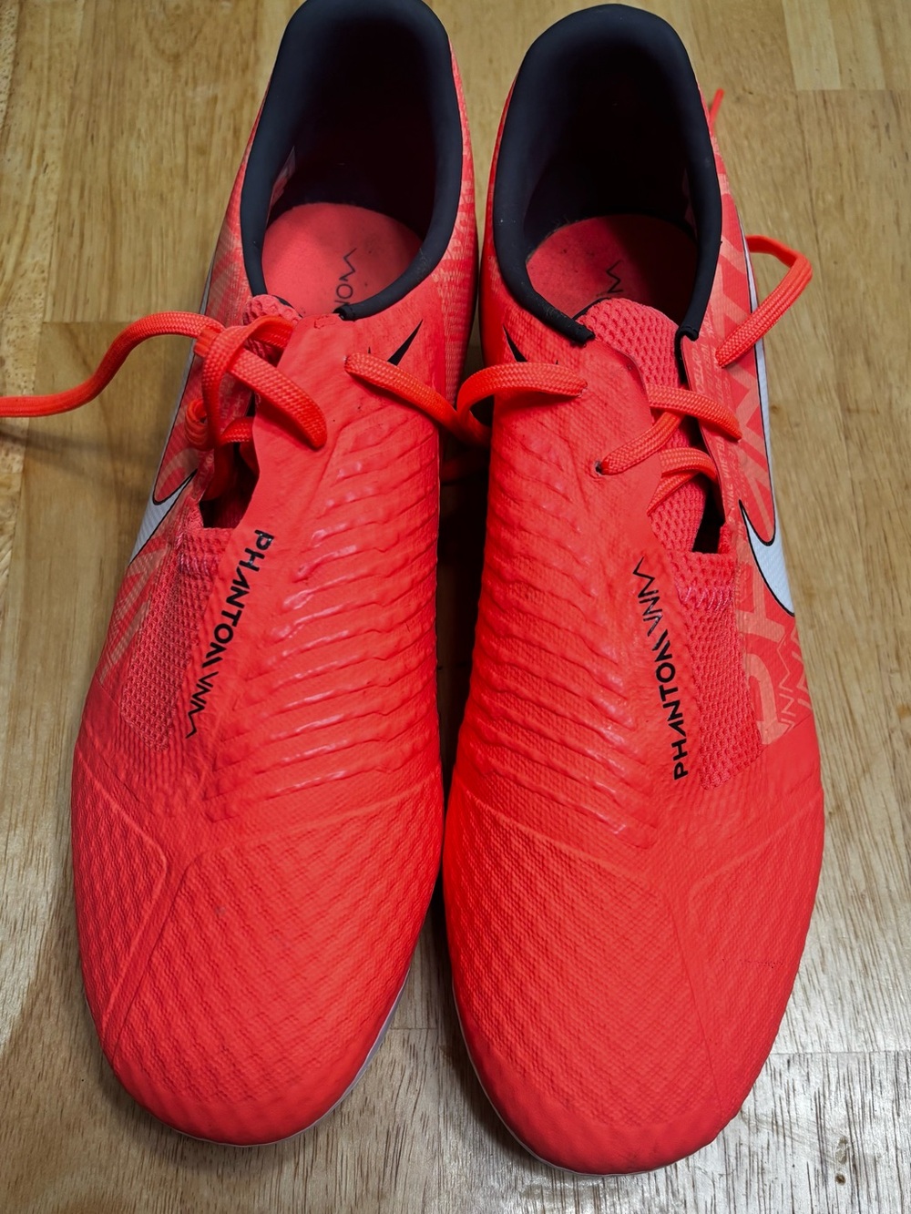 Nike Phantom Venom Soccer cleats
Bright Mango